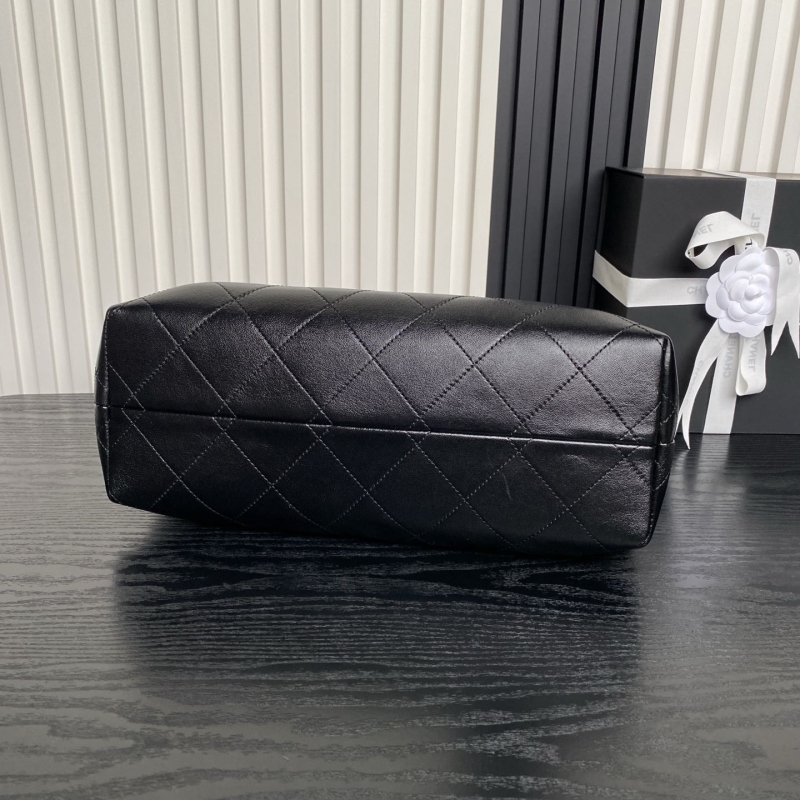 Ch**el hobo bags